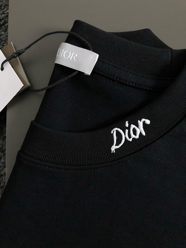 ブランドTシャツ細部ディテール